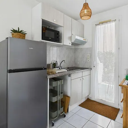 Maison A 230m De La Avec Terrasse Et Parking Prive - Fr-1-326-869 *