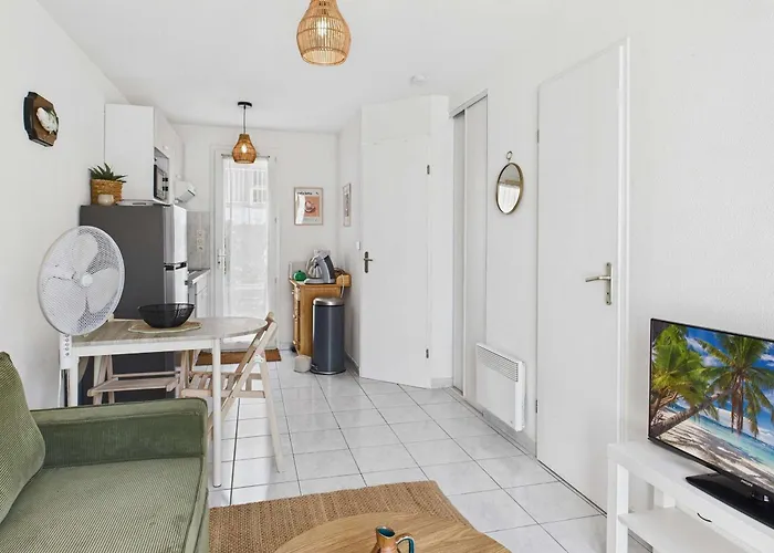 Apartment Maison A 230m De La Avec Terrasse Et Parking Prive - Fr-1-326-869 Marseillan (Herault)