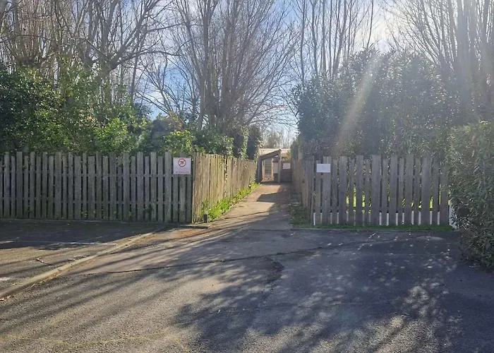 Apartment Maison A 230m De La Avec Terrasse Et Parking Prive - Fr-1-326-869