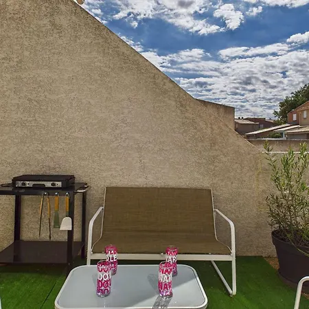 Maison à 230m De La Avec Terrasse Et Parking Privé - Fr-1-326-869