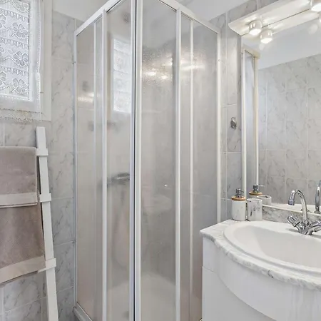 Maison à 230m De La Avec Terrasse Et Parking Privé - Fr-1-326-869 * Marseillan (Herault)